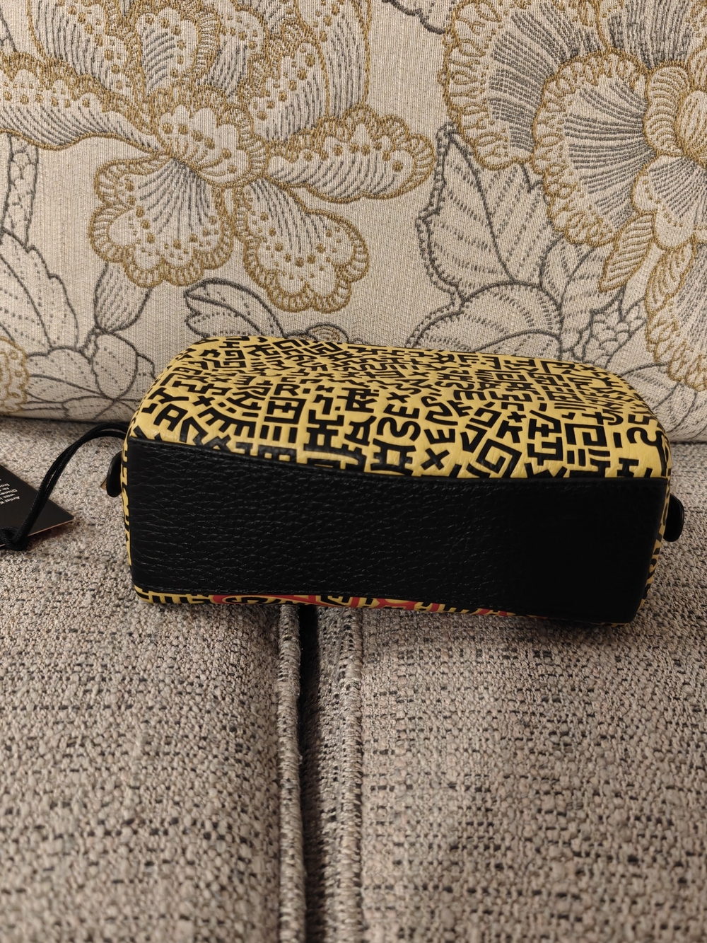 Coach x Disney Keith Haring Mickey Cosmetic Pouch - Picture 4 of 6